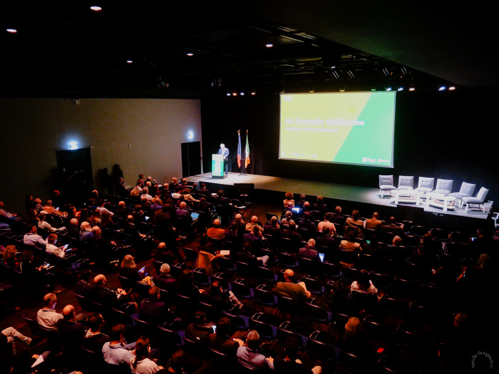 Photo of plenary session of Sea Tech Week