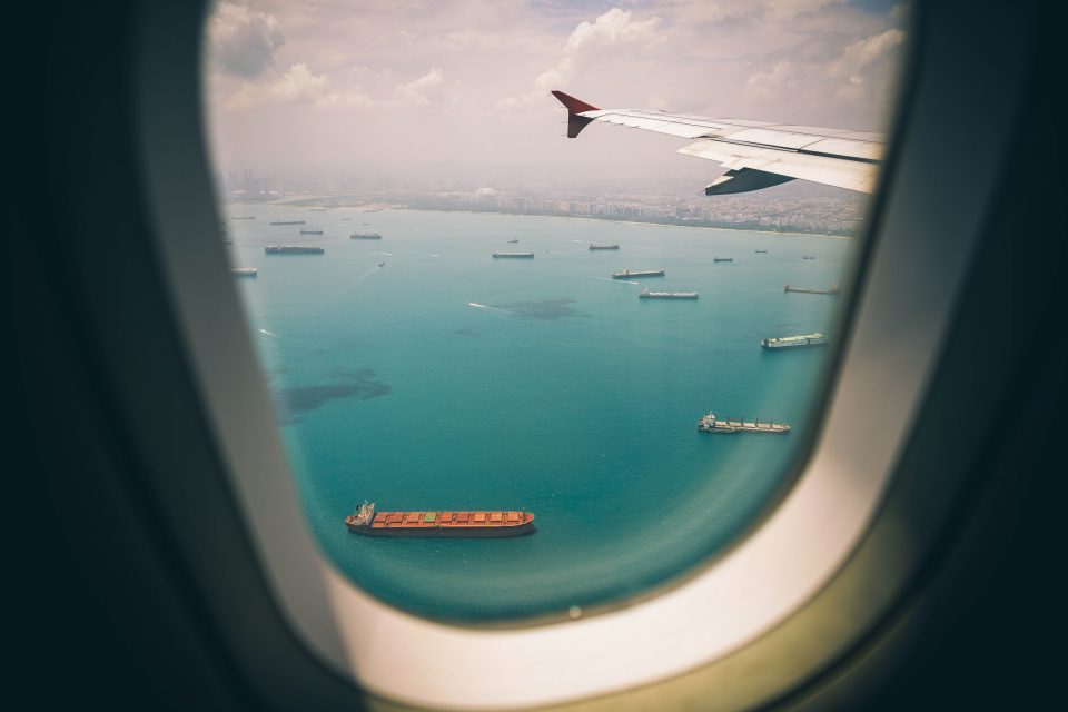 Cargos vu d avion.jpg